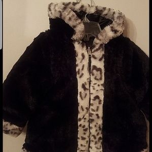Pistachio Girl's Sz 2T Toddlers Black Faux Fur Hoo